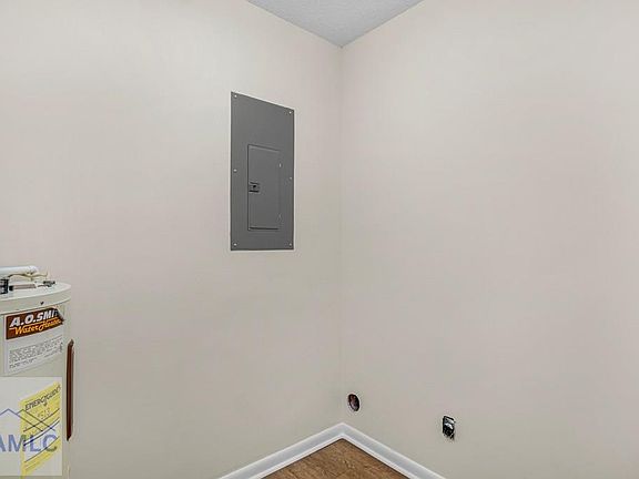 5th image of 68 Smylies Ln NE