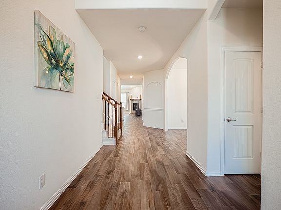 5th image of 1306 Crossvine Dr