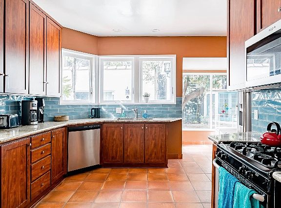 4th image of 2059 High Tower Dr