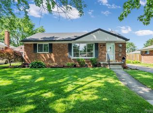 972 N Esplanade St, Mount Clemens, MI 48043