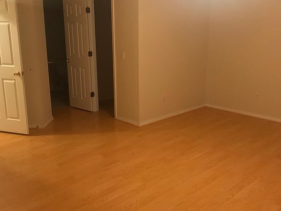 5th image of 22 Holly Dr Unit A