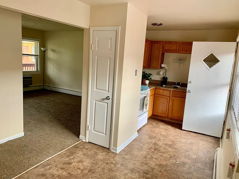 Palatine Park Apartments — Photo 17