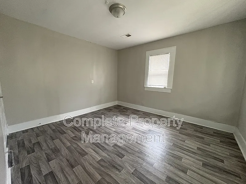 4 bed, 2.0 bath, $1,400 — Photo 4