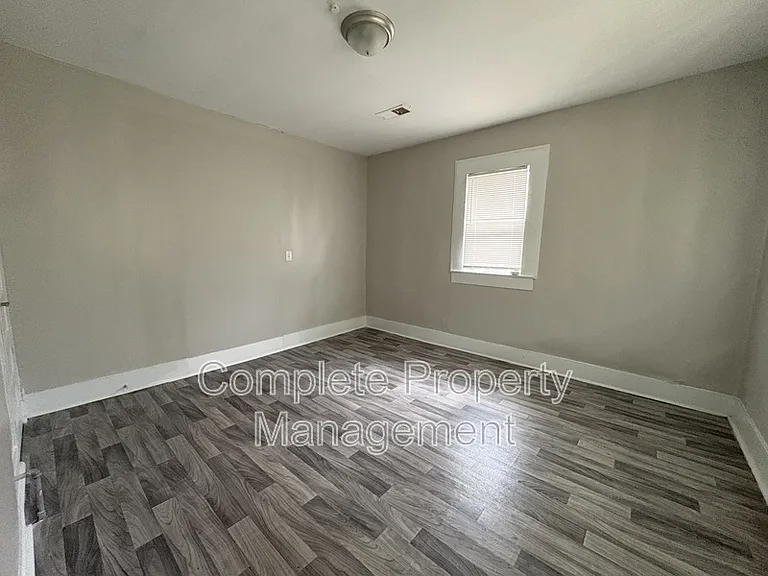 6112 Blocton Ave — Photo 3