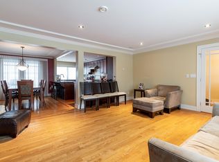 5570 Baillie St, Vancouver, BC V5Z 3M8