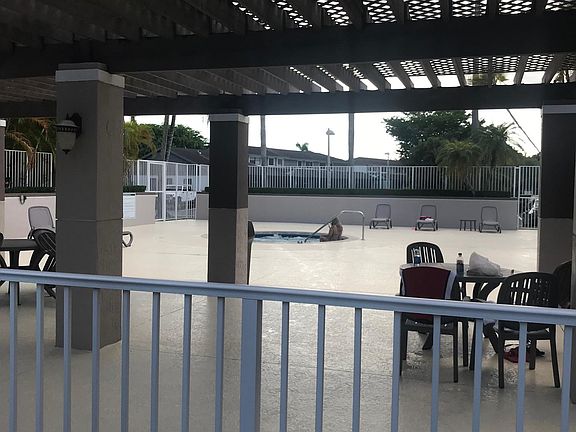 4th image of 9805 NW 52nd St APT 321