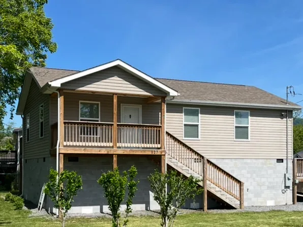 127 Calhoun St, Alderson, WV 24910