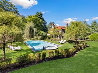 328 Beaufort Ave, Livingston, NJ 07039