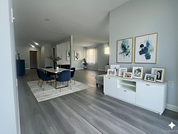 5th image of 15095 Strathmoor St