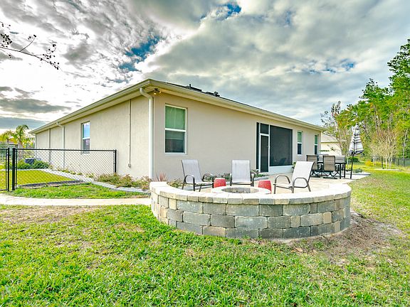 4th image of 427 River Square Ln