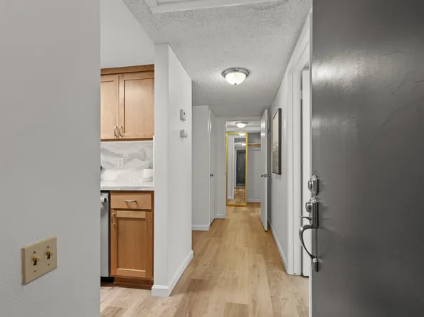2402 Larkspur Ln APT 259, Sacramento, CA 95825