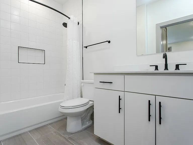4001 Roseland Ave — Photo 43