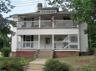 130 W Lebanon St, Mount Airy, NC 27030