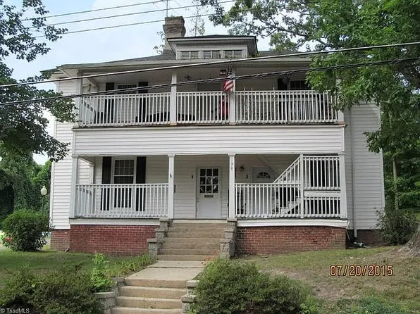 130 W Lebanon St, Mount Airy, NC 27030