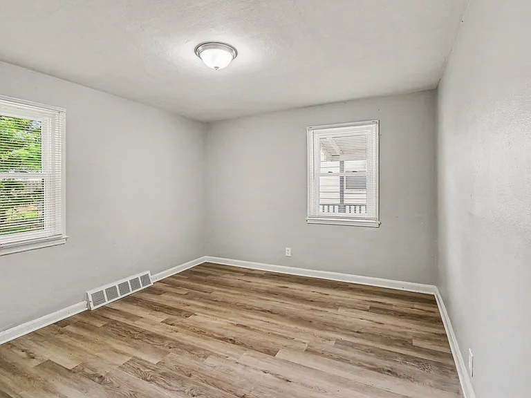 5613 Statler Ave — Photo 9