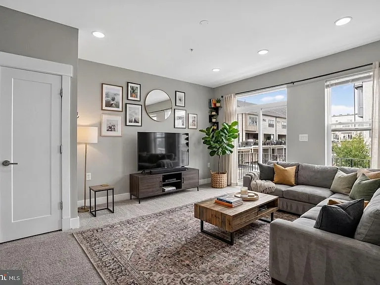 22964 Cabral Ter — Photo 11