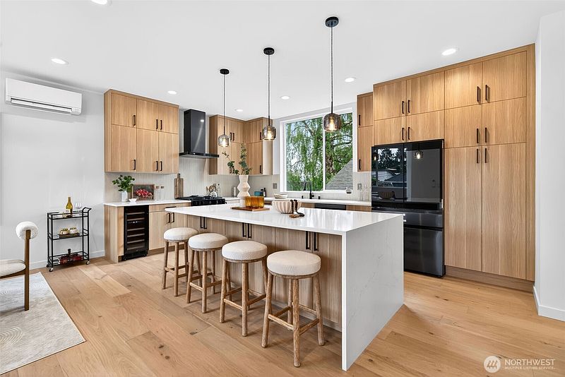 2nd image of 8512 15th Avenue NE