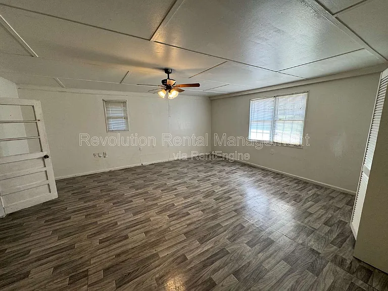 4010 Emerald Lake Dr — Photo 10