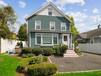 16 Douglas Ave #B, Stamford, CT, 06906