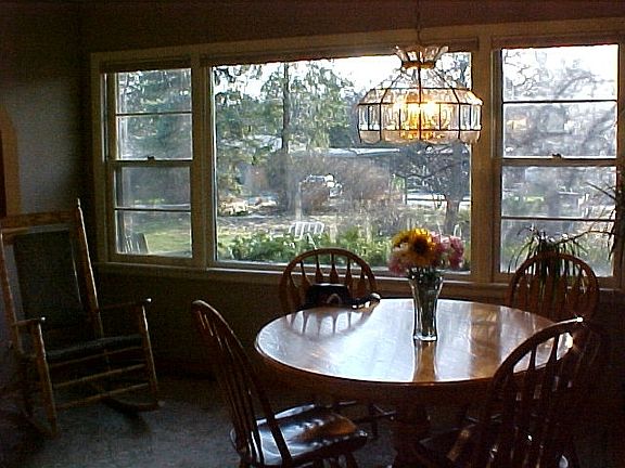 5th image of 2935 Meadowlark Ln