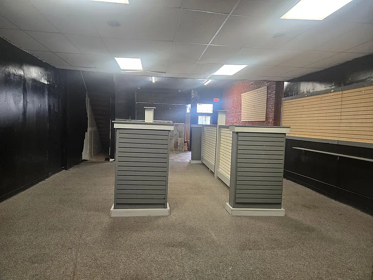 958-960 N 27th St. - 3 Units + 1 Commercial — Photo 5