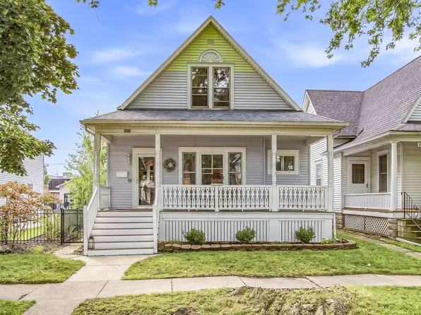 1013 State St, Saint Joseph, MI 49085
