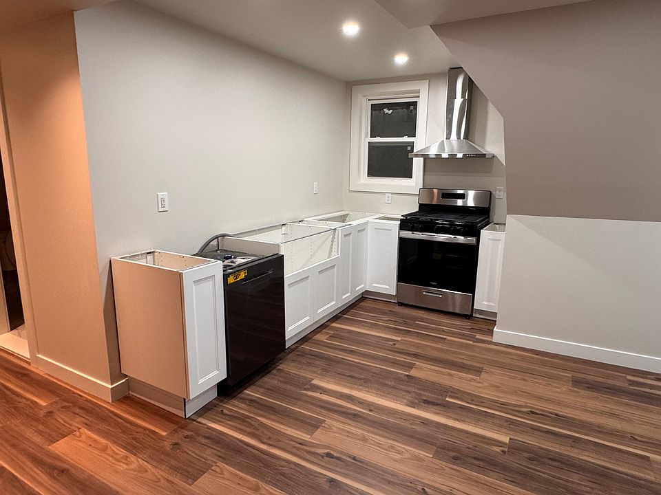 Kitchen - Granite Countertops coming 2/24