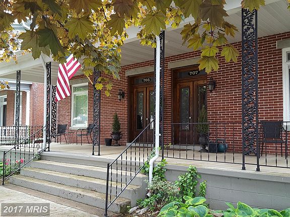 2nd image of 707 Oak Hill Ave