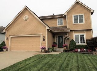 1112 Brookwood Dr, Kearney, MO 64060