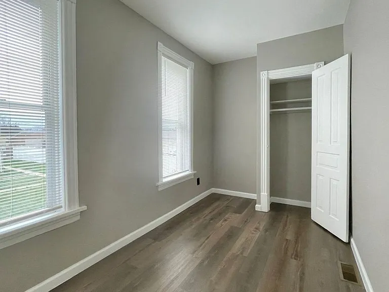 2122 Moore St #1 — Photo 6