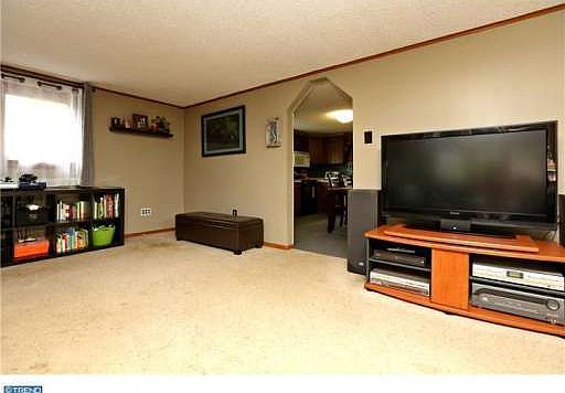 4th image of 158 Upland Ave