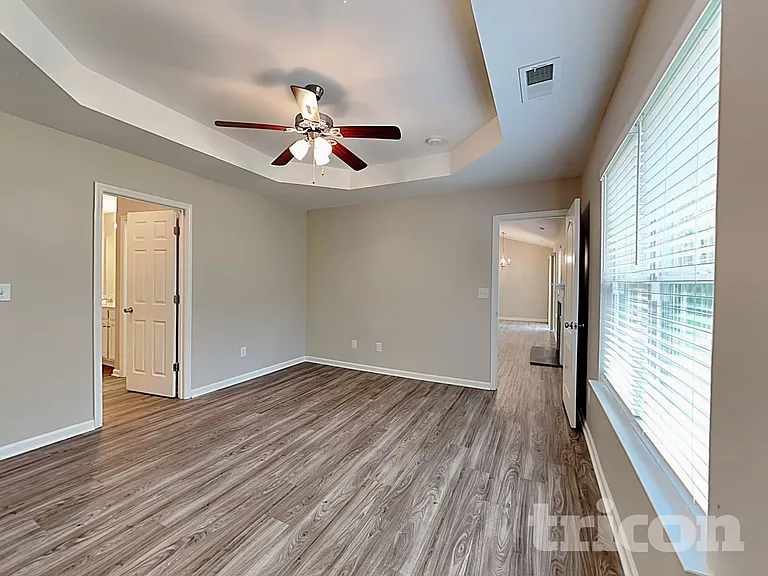 6235 Leslie Dr — Photo 6
