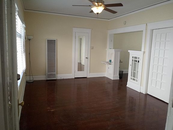 3rd image of 333 W 4th St APT 18