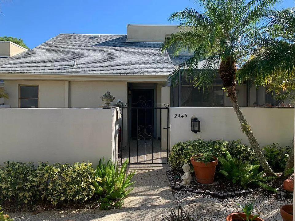 2445 Crispin Ct — Photo 3