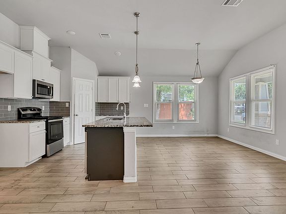 3rd image of 1107 E Cannon St