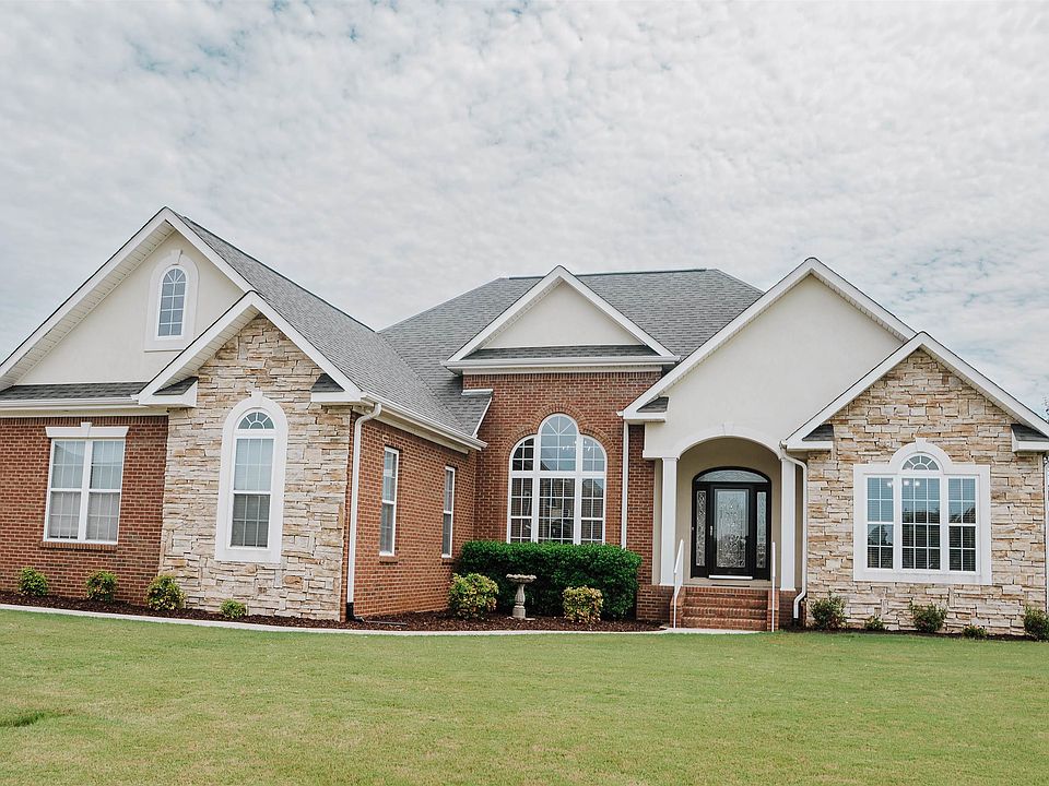 1st image of 105 Heritage Pl