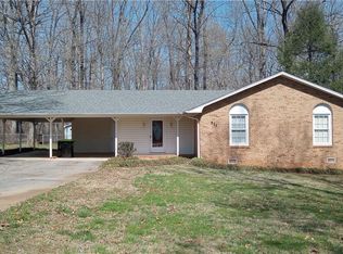 511 Stratford Rd, Lexington, NC 27292