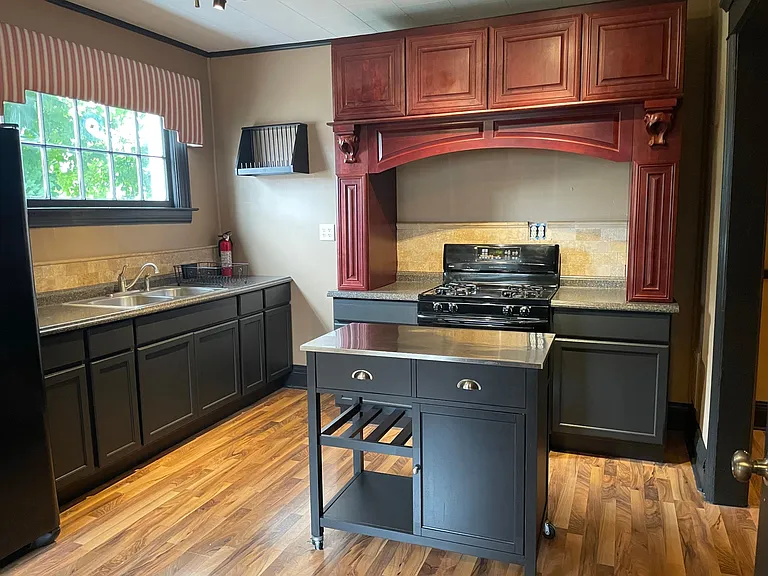New Kitchen with Breakfast Nook