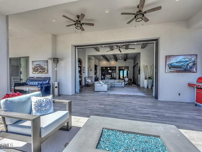 5861 E Cloud Rd — Photo 3
