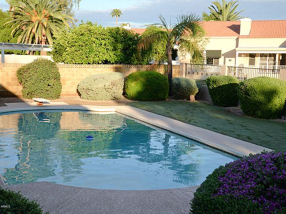 3rd image of 520 W Gleneagles Dr