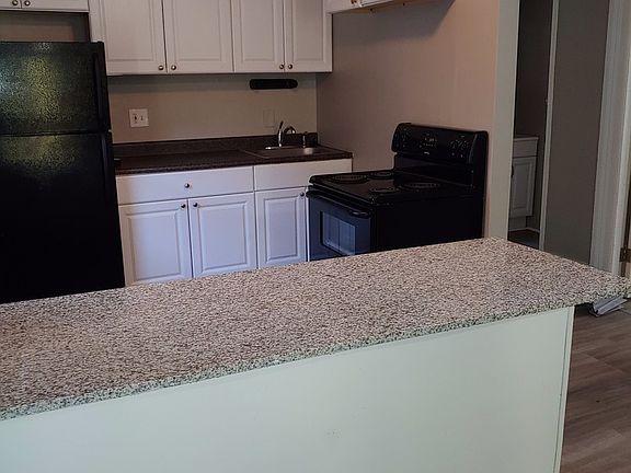 4th image of 271-273 Pearl St