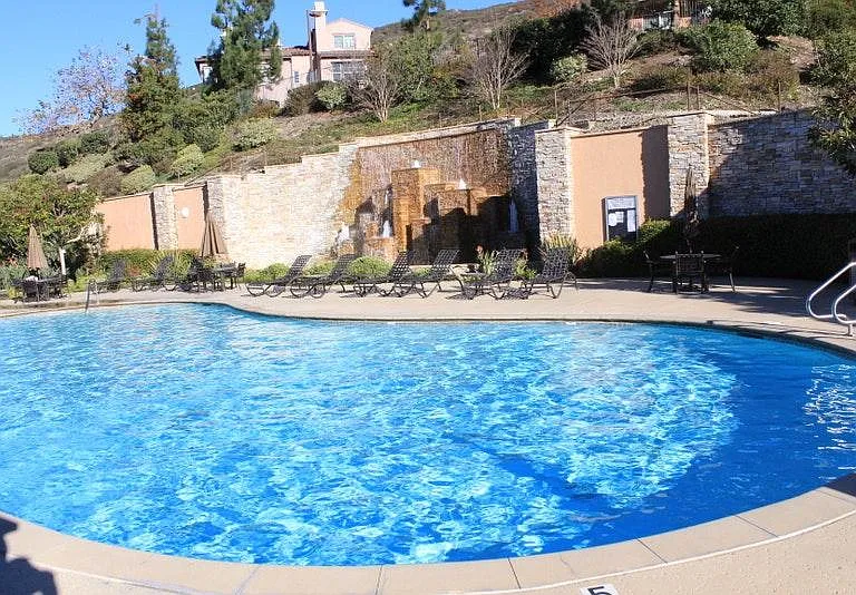 1346 Sky Ridge Ct — Photo 3