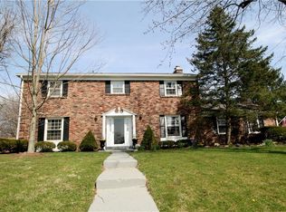 5517 Surrey Hill Cir, Indianapolis, IN 46226