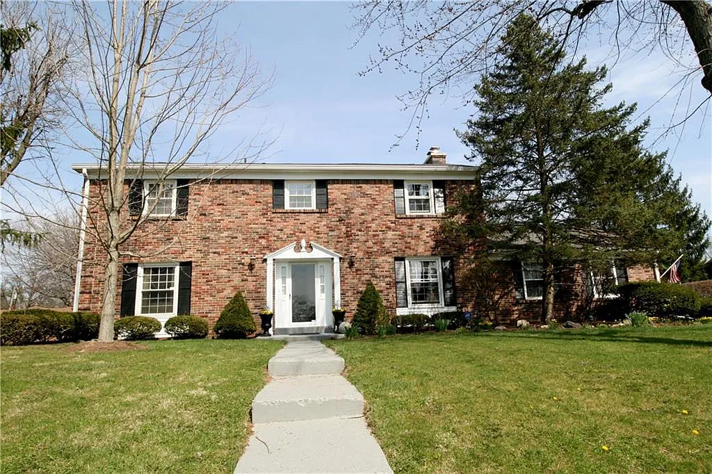 5517 Surrey Hill Cir photo 1