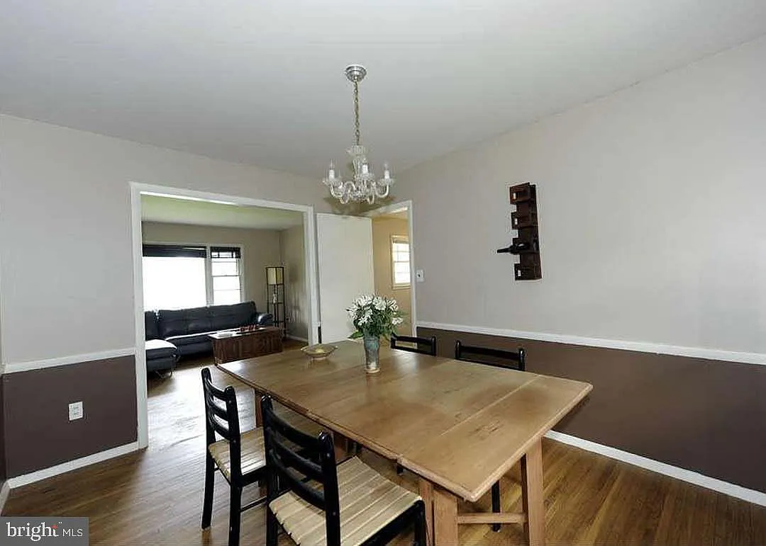 4 bed, 2.0 bath, 1152 sqft, $3,700 — Photo 4