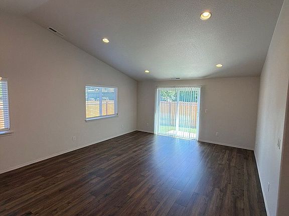3rd image of 1608 Zoe Ave