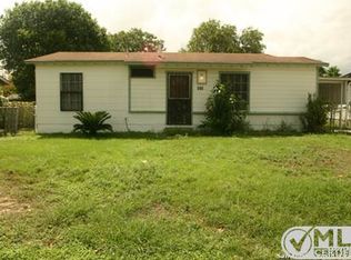 818 Menefee Blvd, San Antonio, TX 78237