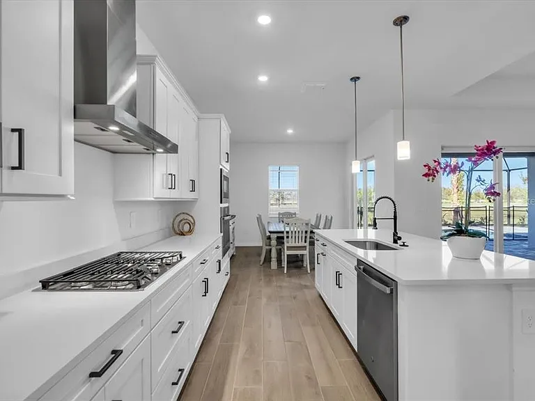 5522 Lightning Whelk Ln — Photo 7