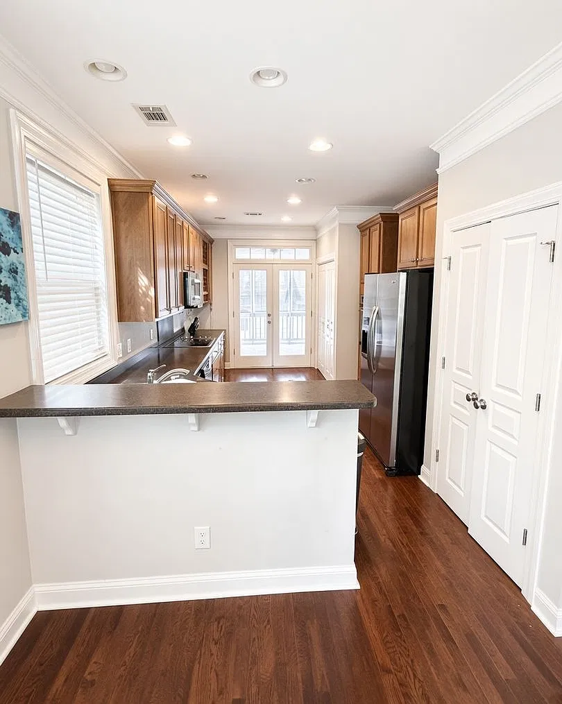 End-unit townhome in Townhome of Village Green, Pooler, GA--3 bed 3.5 bath — Photo 3