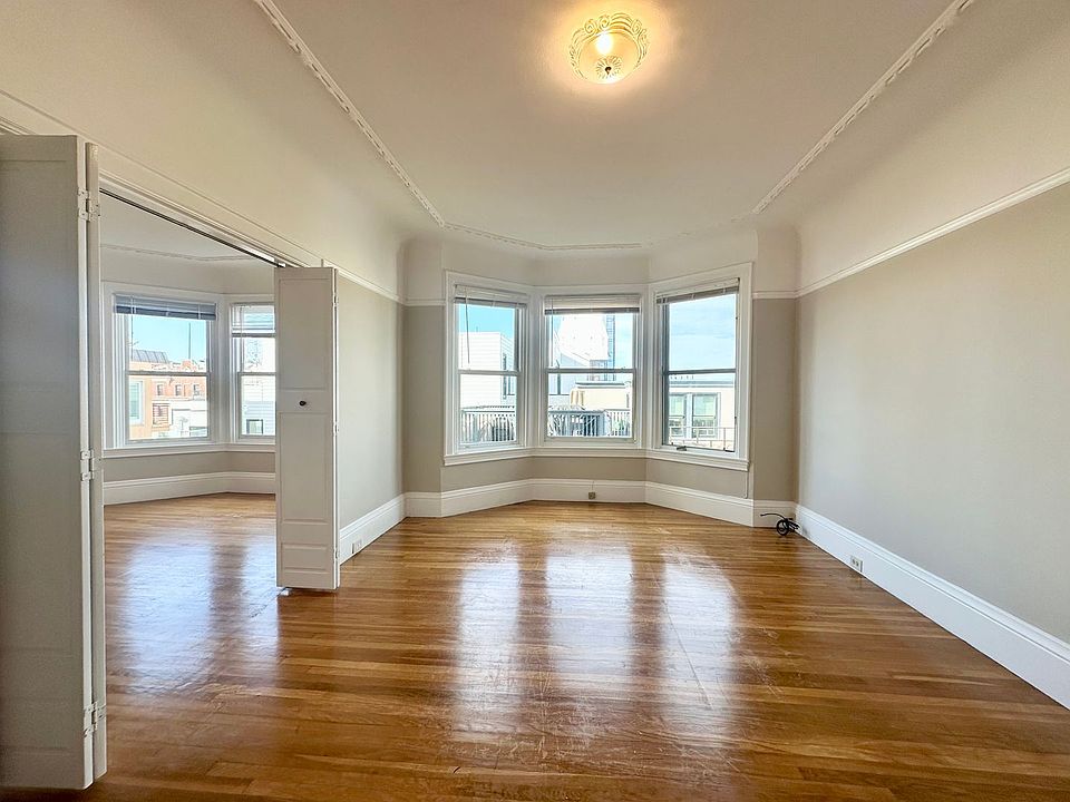 1st image of 900 Bay St APT 3